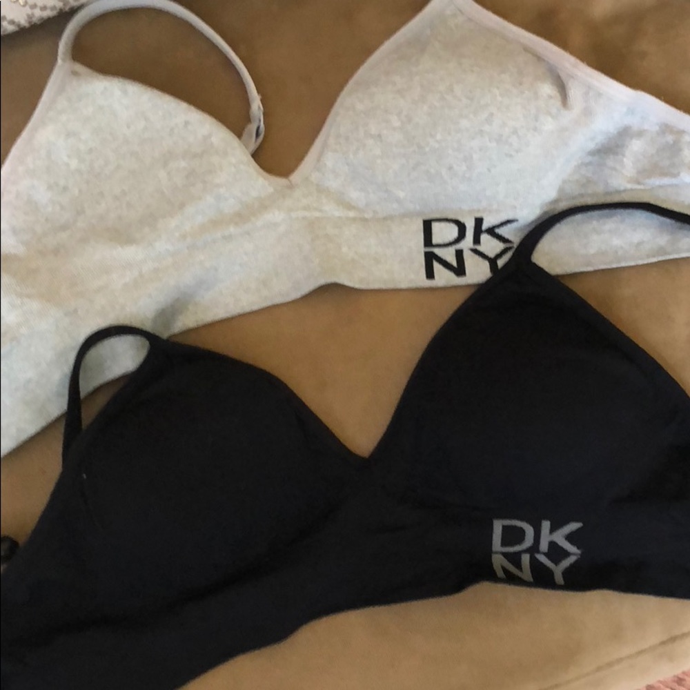 2 sports bras